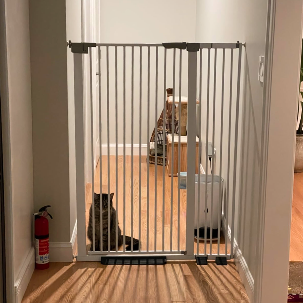 GOODNEST GATEWAY | No-Drill Adjustable Pet Gate