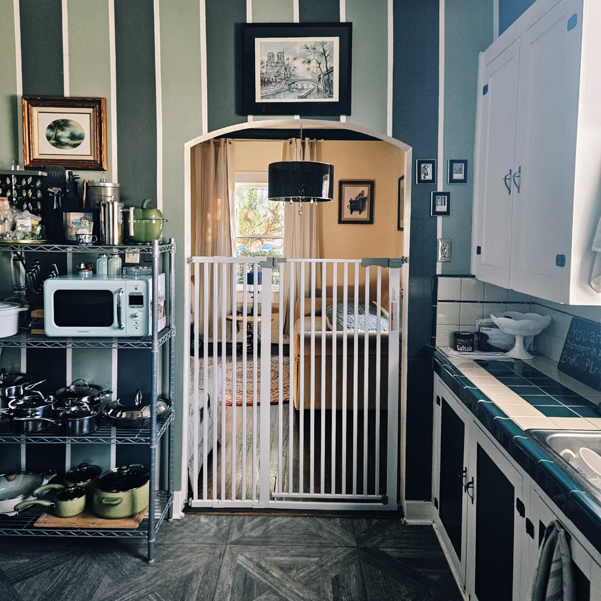 GOODNEST GATEWAY | No-Drill Adjustable Pet Gate