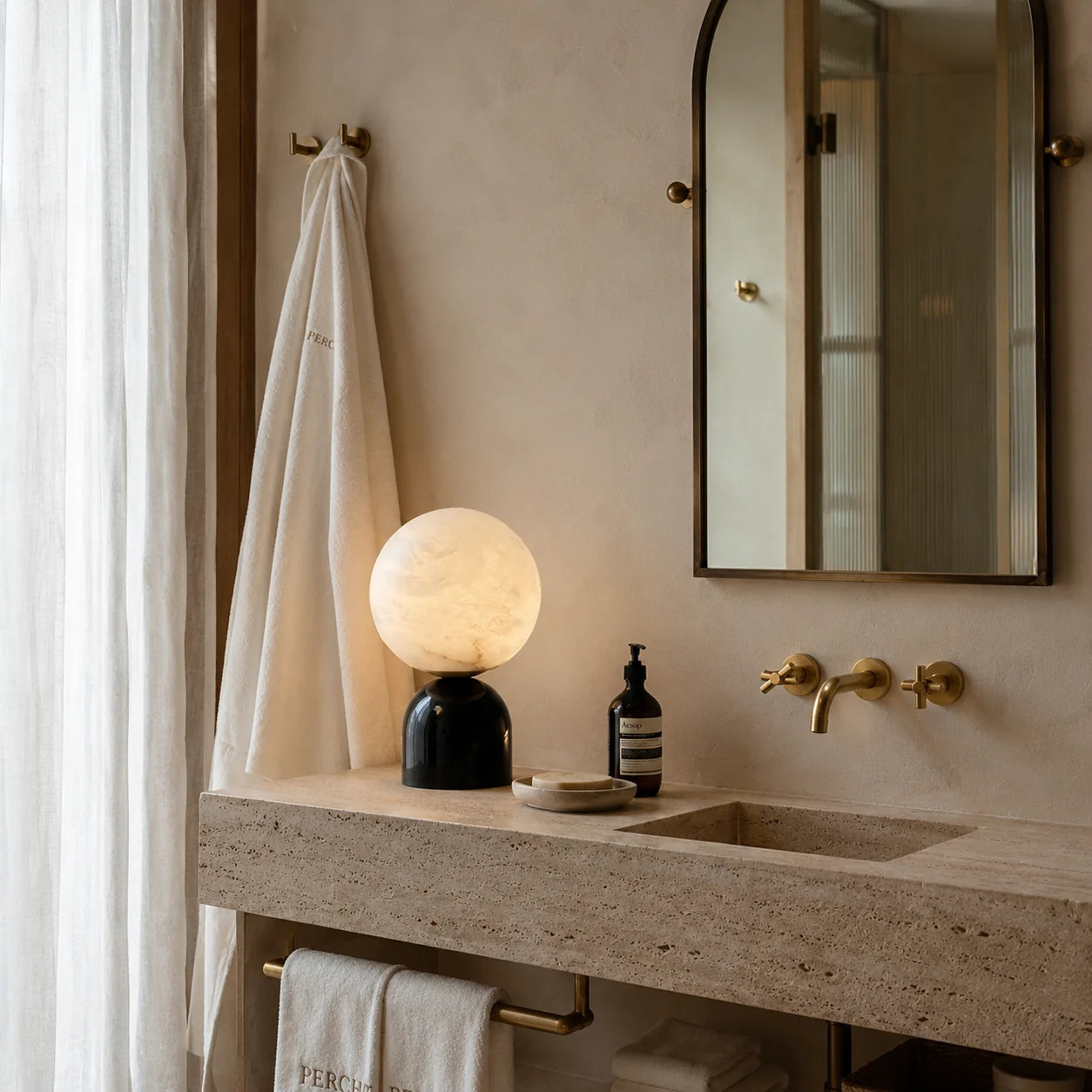 GOODNEST LUNA | Alabaster Globe Table Lamp