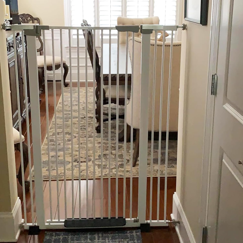 GOODNEST GATEWAY | No-Drill Adjustable Pet Gate