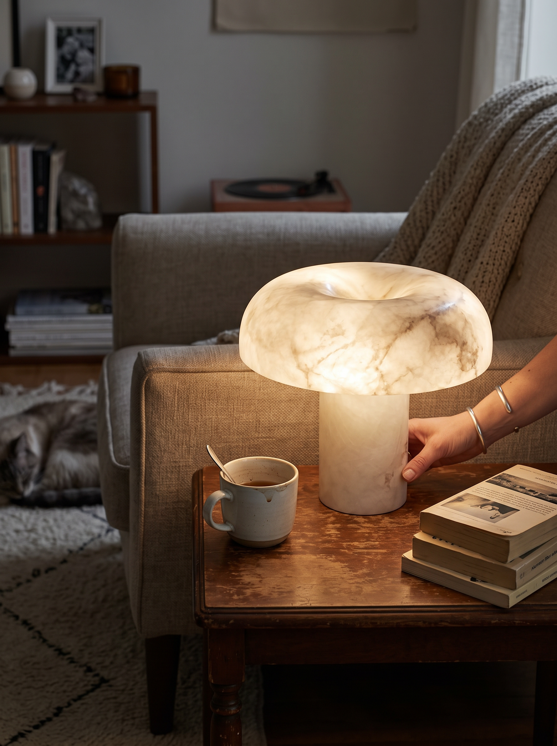 BLOOM alabaster lamp broad top spreading light