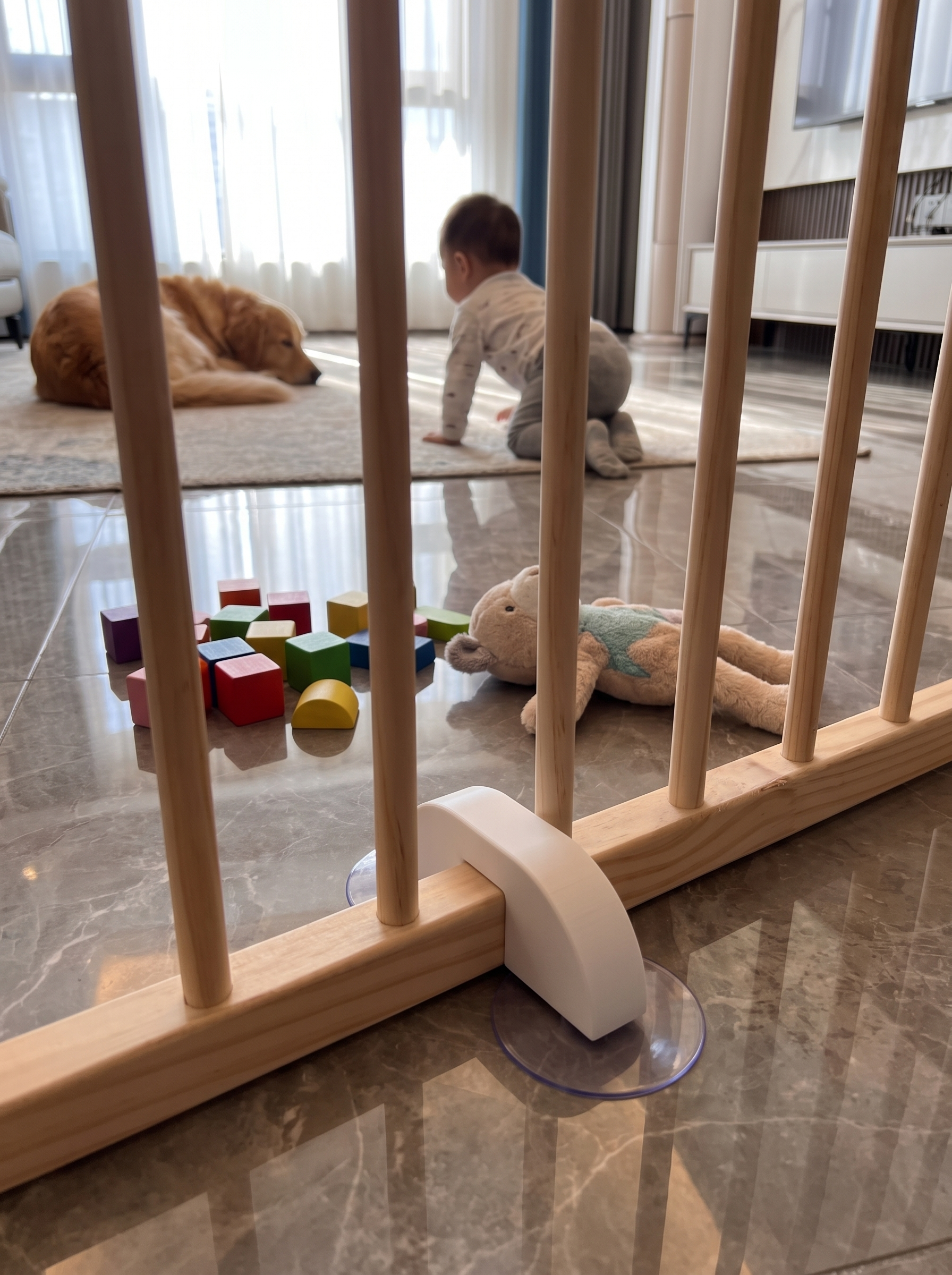 GOODNEST BRACE suction cups gripping a tiled floor